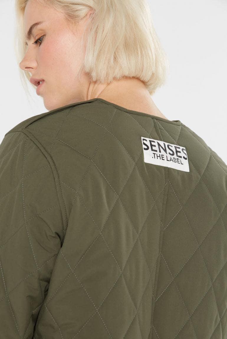 LEICHTE STEPPJACKE MIT KNOPFLEISTE OLI:VIE VON SENSES IN KHAKI MZ#00877 Mode-Zauber