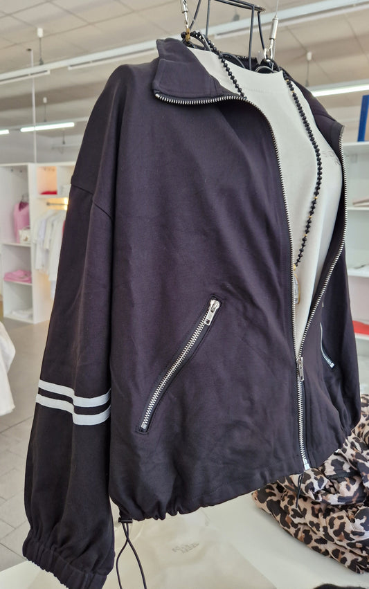 BLOUSON VON SENORITAS ICON IN SCHWARZ MZ#00936 Mode-Zauber