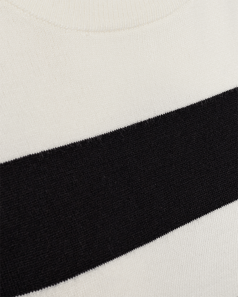 PULLOVER FQPIXIE VON FREE/OUENT IN STERN OFF-WHITE MIT SCHWARZ MZ#00670