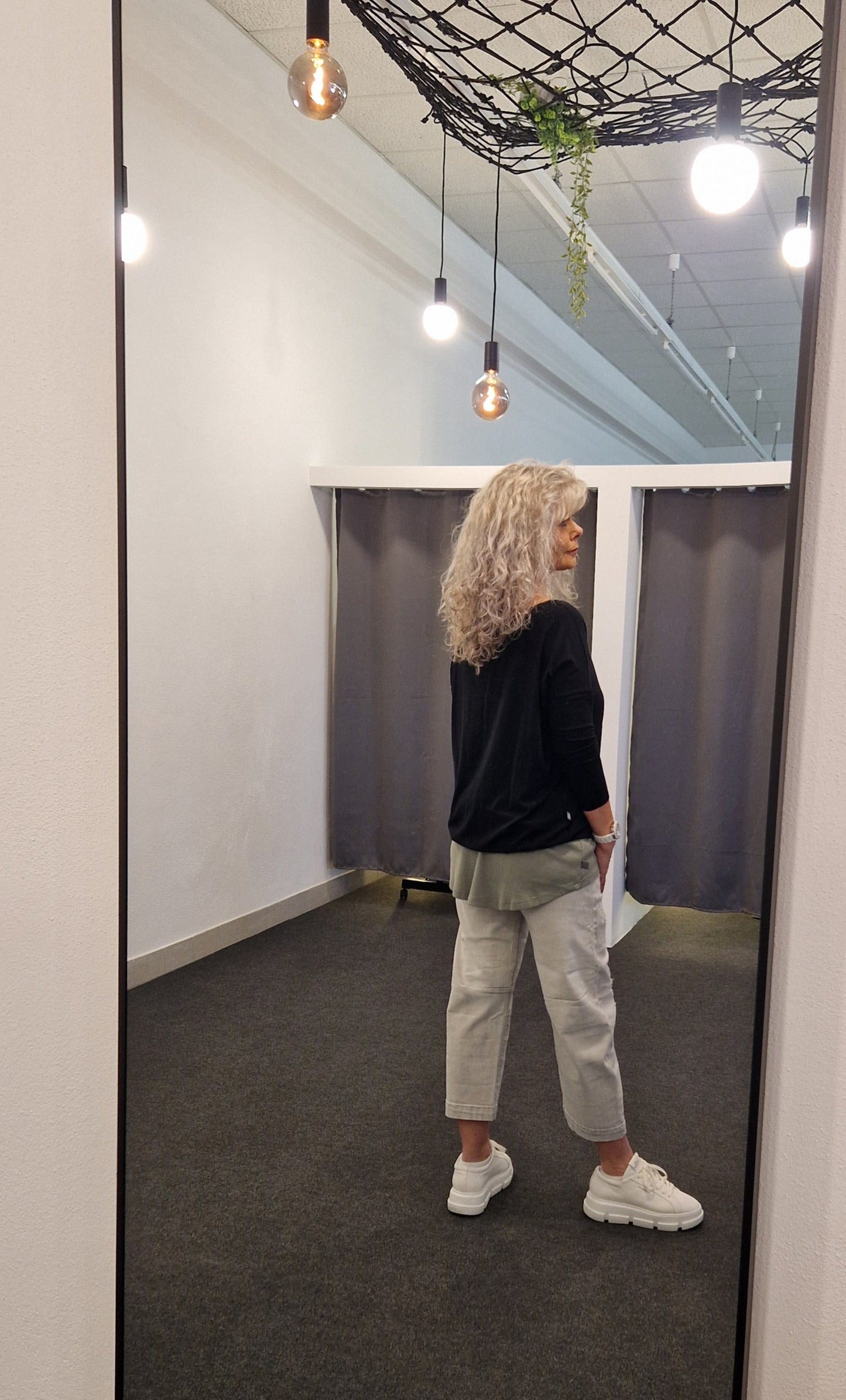 T-SHIRT INO VON OUTRYGHT IN SCHWARZ MZ#00774 Mode-Zauber