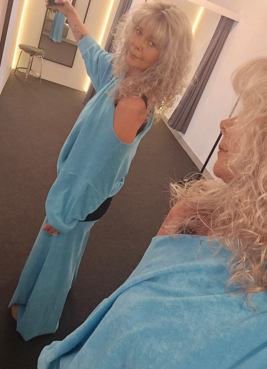 HOSE AOU T VON OUTRYGHT IN BLUE CURACAO MZ#00719 Mode-Zauber