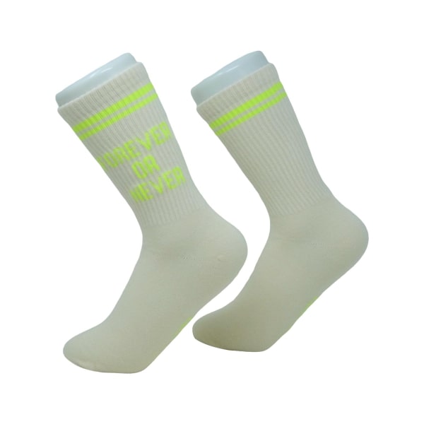 SPORTSOCKEN VON LUA MIT FARBIGEN SCHRIFTZUG IN VERSCHIEDEN FARBEN MZ#00645 Mode-Zauber