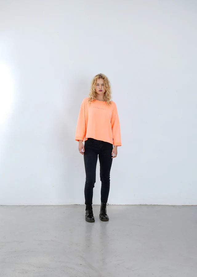 SWEATSHIRT NIKITA SMILEY VON OUTRYGHT IN NEON ORANGE MZ#00667