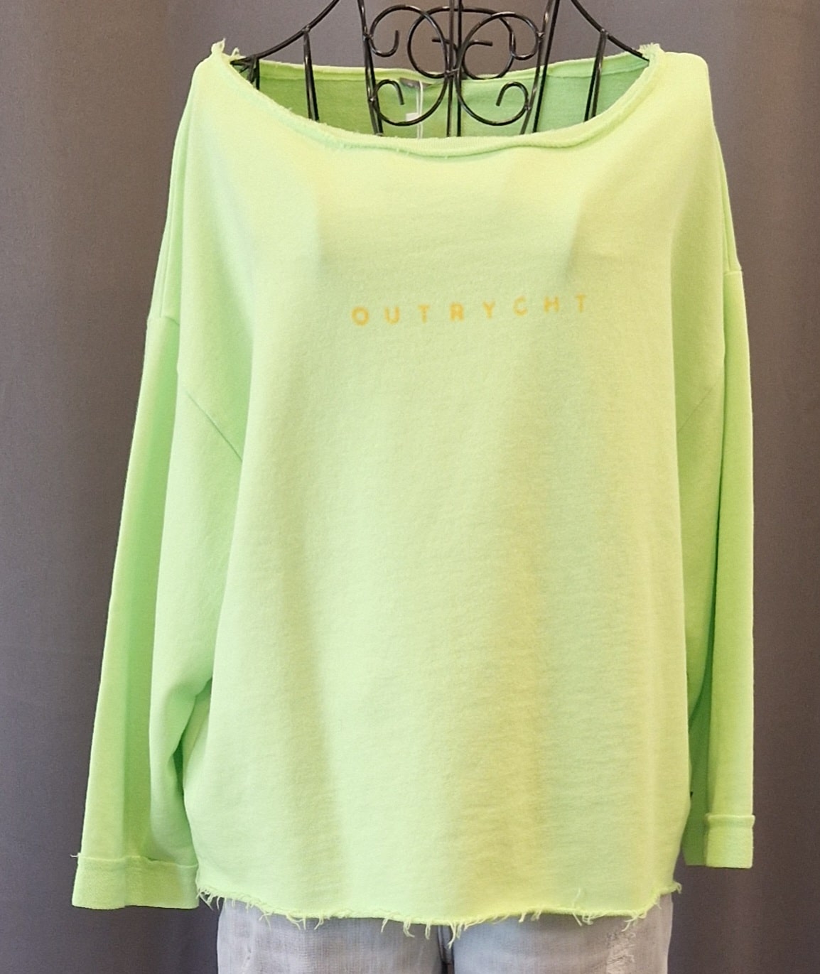 SWEATSHIRT NIKITA SMILEY VON OUTRYGHT IN NEON GRÜN MZ#00685 Mode-Zauber