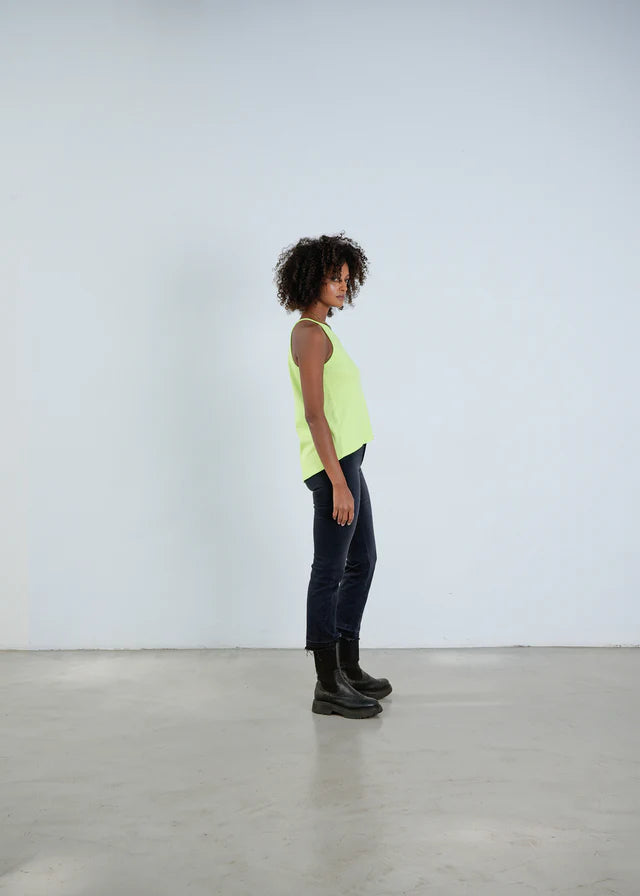 TOP TINA VON OUTRYGHT IN NEON GRÜN MZ#00663