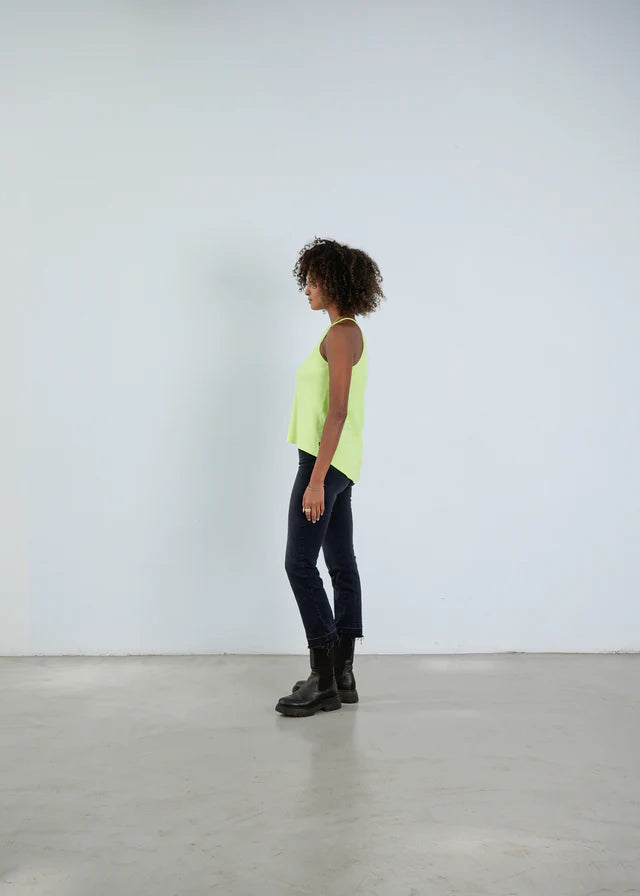 TOP TINA VON OUTRYGHT IN NEON GRÜN MZ#00663