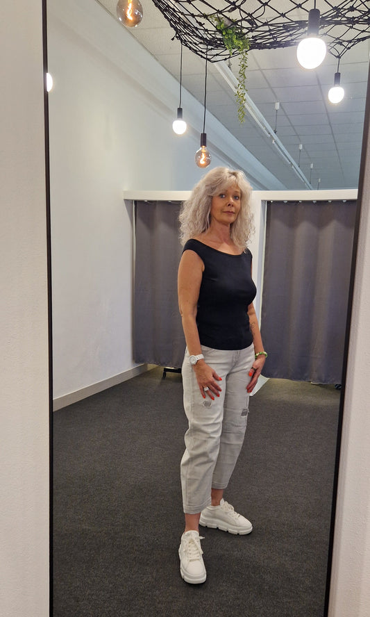 TOP VON OUTRYGHT IN SCHWARZ MZ#00771 Mode-Zauber