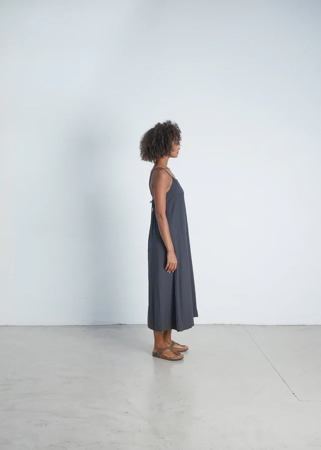 KLEID VIVI VON OUTRYGHT IN CHARCOL MZ#00711 Mode-Zauber