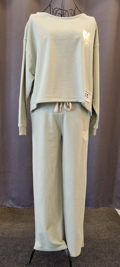 SWEATSHIRT U-BOOTAUSSCHNITT  VON THESHIRT PROJEKT IN MATCHA MZ#00740 Mode-Zauber