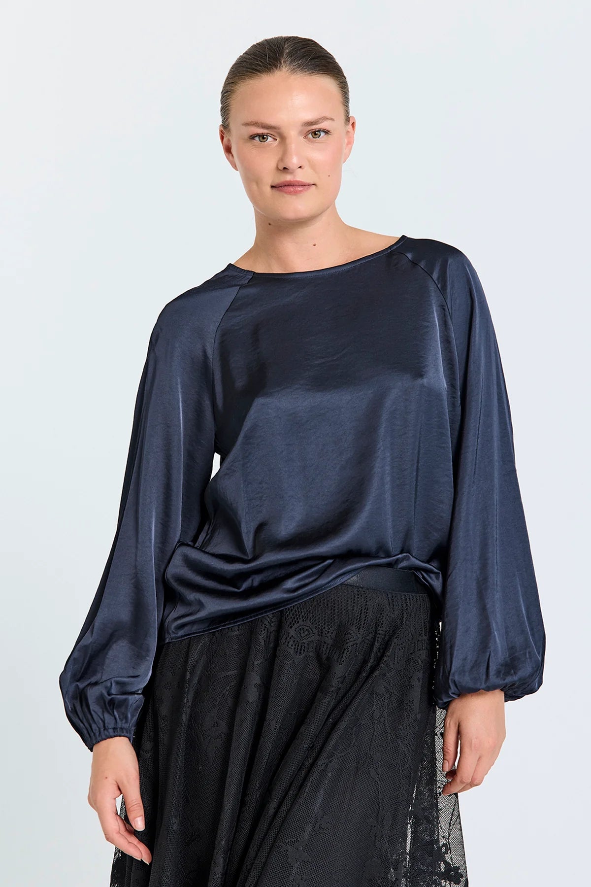 BLUSE FQDOVE VON FREE/QUENT SATEEN MZ#00980 Mode-Zauber