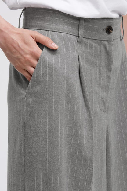 NADELSTREIFENHOSE PE:RI MIT EXTRA WEITEN BEIN VON SENSES IN COZY GREY MZ#01004 Mode-Zauber