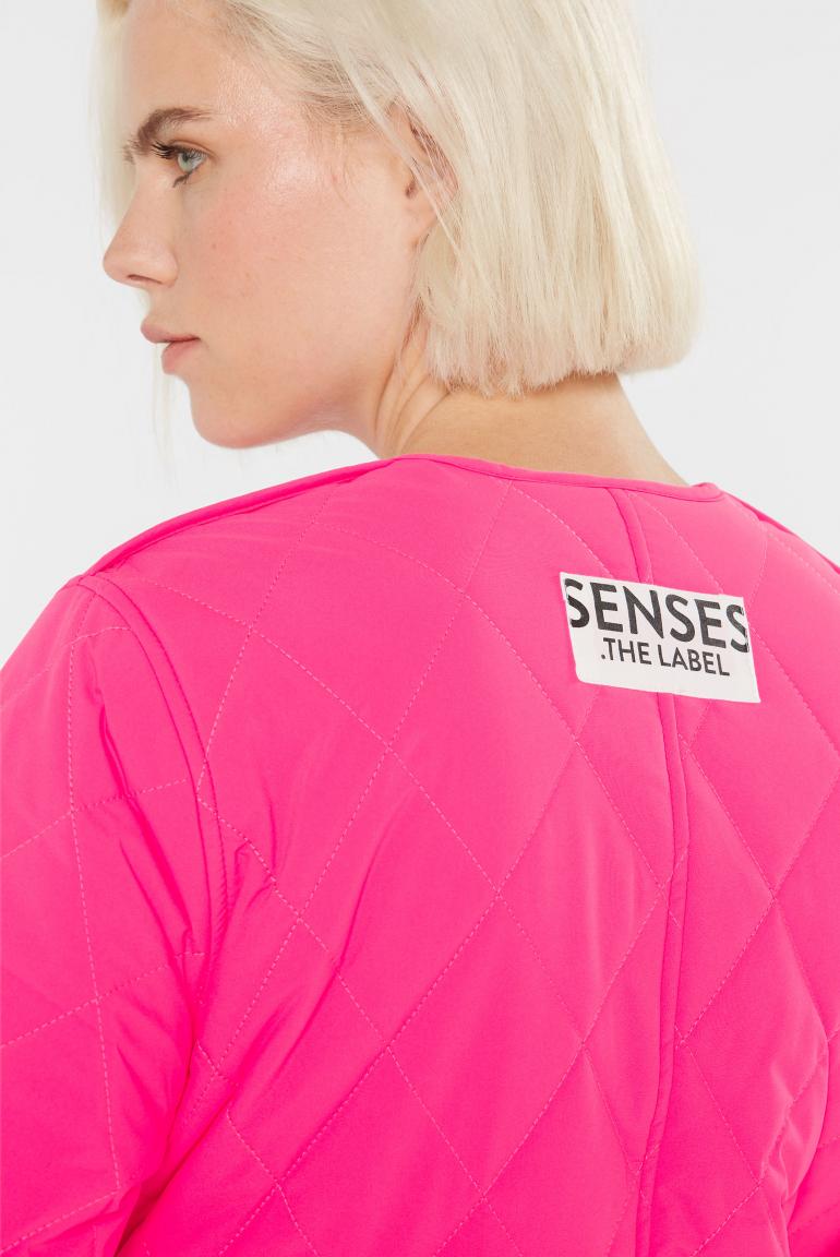 LEICHTE STEPPJACKE MIT KNOPFLEISTE OLI:VIE VON SENSES IN NEON PINK MZ#00877 Mode-Zauber