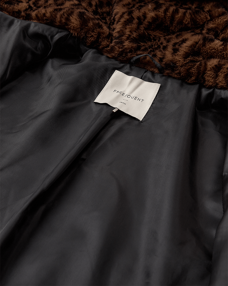 BOMBERJACKE MIT LEOMUSTER FQPONA VON FREE/QUENT IN  COFFEE BEAN W. BLACK MZ#00968Mode-Zauber