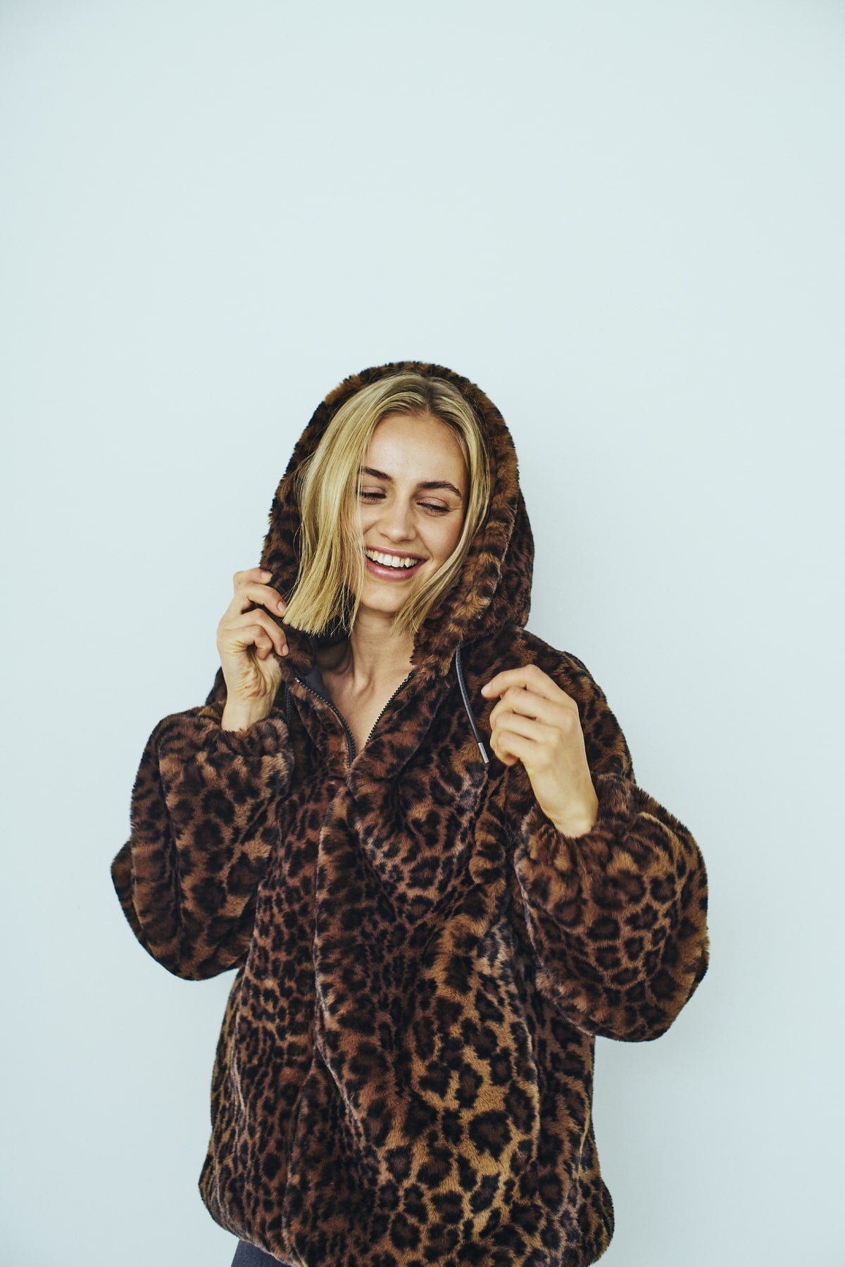 BOMBERJACKE MIT LEOMUSTER FQPONA VON FREE/QUENT IN  COFFEE BEAN W. BLACK MZ#00968Mode-Zauber