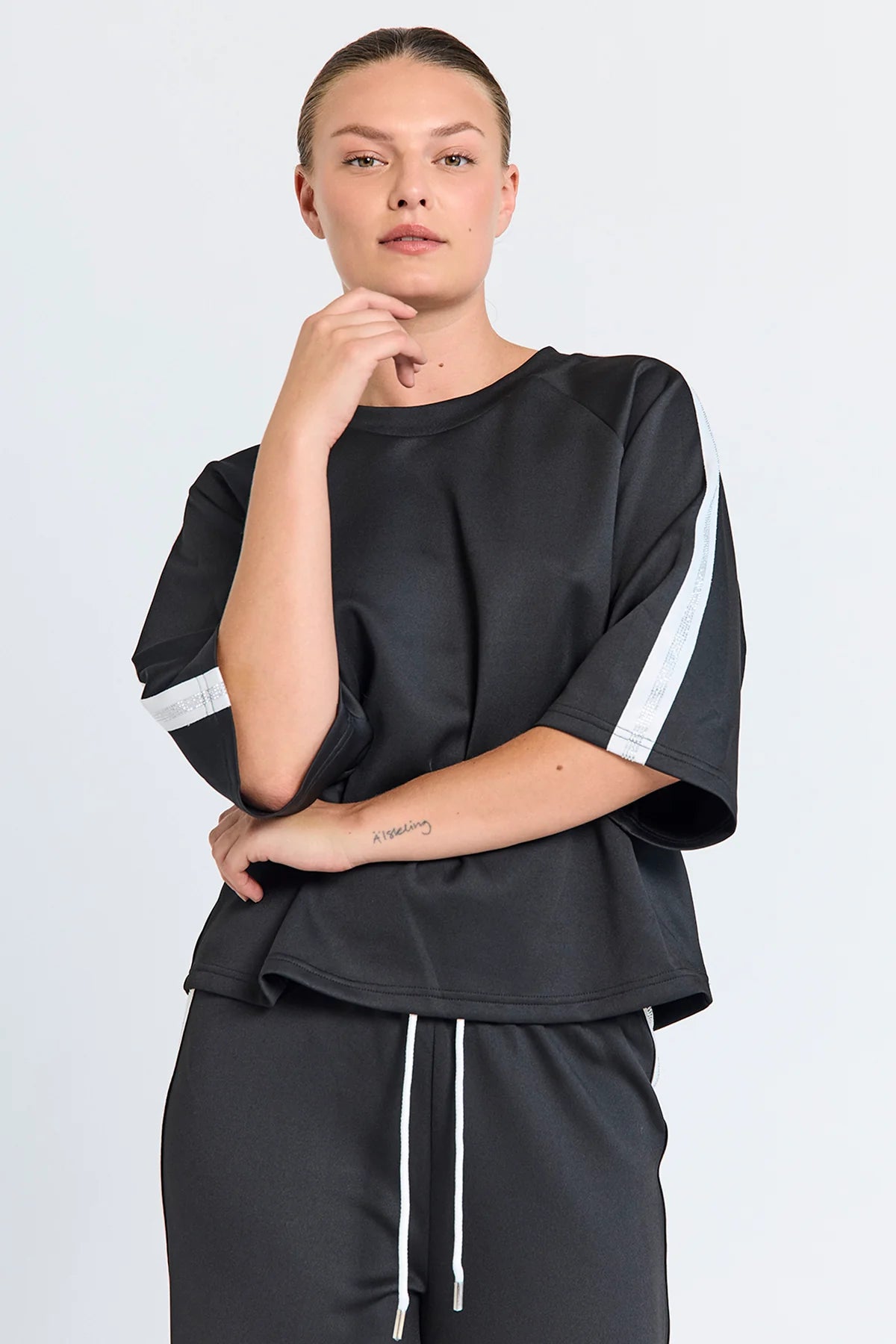 PULLOVER FQMALACY VON FREE/QUENT IN SCHWARZ MIT STREIFEN MZ#01027 Mode-Zauber