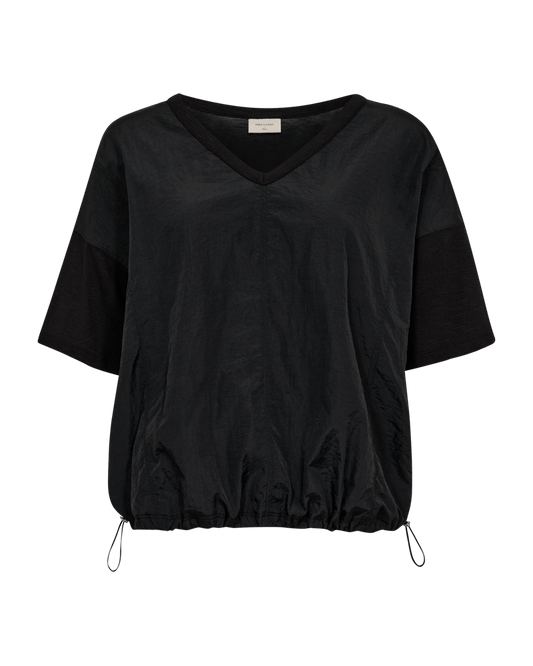 T-SHIRT FQIVORA VON FREE/OUENT IN SCHWARZ MZ#00676
