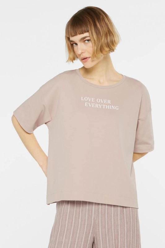 T-SHIRT-BOXY OVERSIZEND MIT PRINT VON SENSES IN BLEACHED SAND MZ#00847 Mode-Zauber