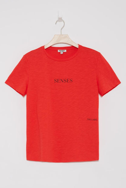 T-SHIRT TOS:CA MIT LOGO VON SENSES IN SPICY RED MZ#00848 Mode-Zauber