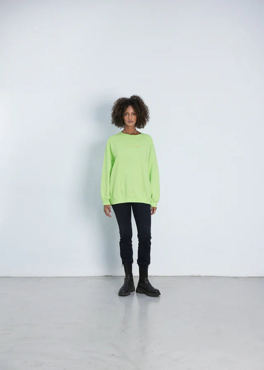 SWEATSHIRT MALOU SMILEY (UNISEX) VON OUTRYGHT IN NEON GRÜN MZ#00665