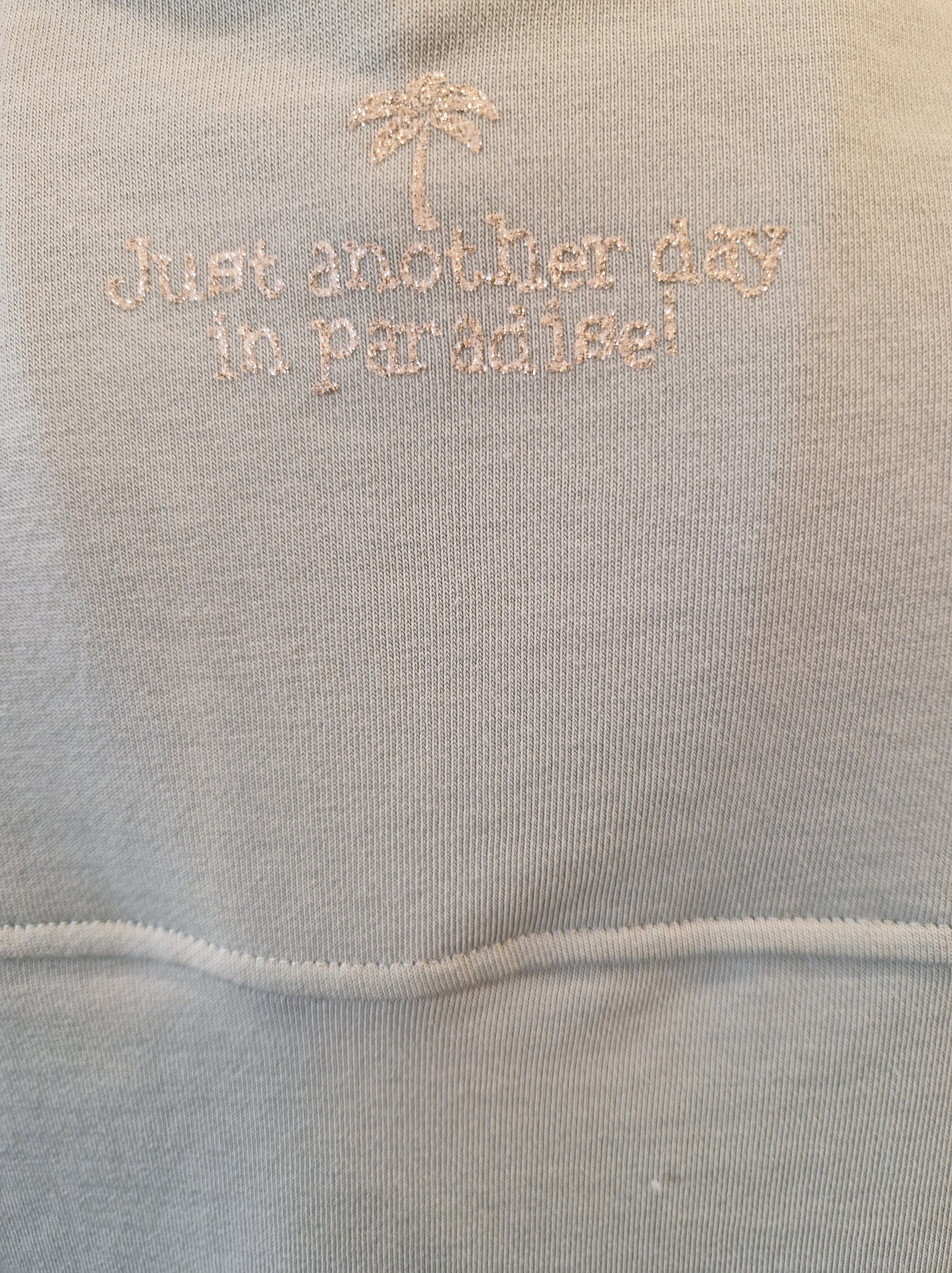 SWEATSHIRT U-BOOTAUSSCHNITT  VON THESHIRT PROJEKT IN MATCHA MZ#00740 Mode-Zauber