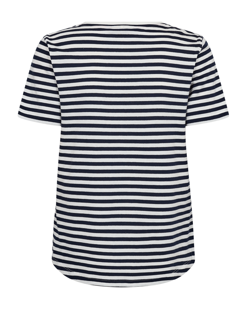 T-SHIRT FQMIAN VON FREE/OUENT IN STAR OFF-WHITE MIT MARINEBLAUEM BLAZER MZ#00671