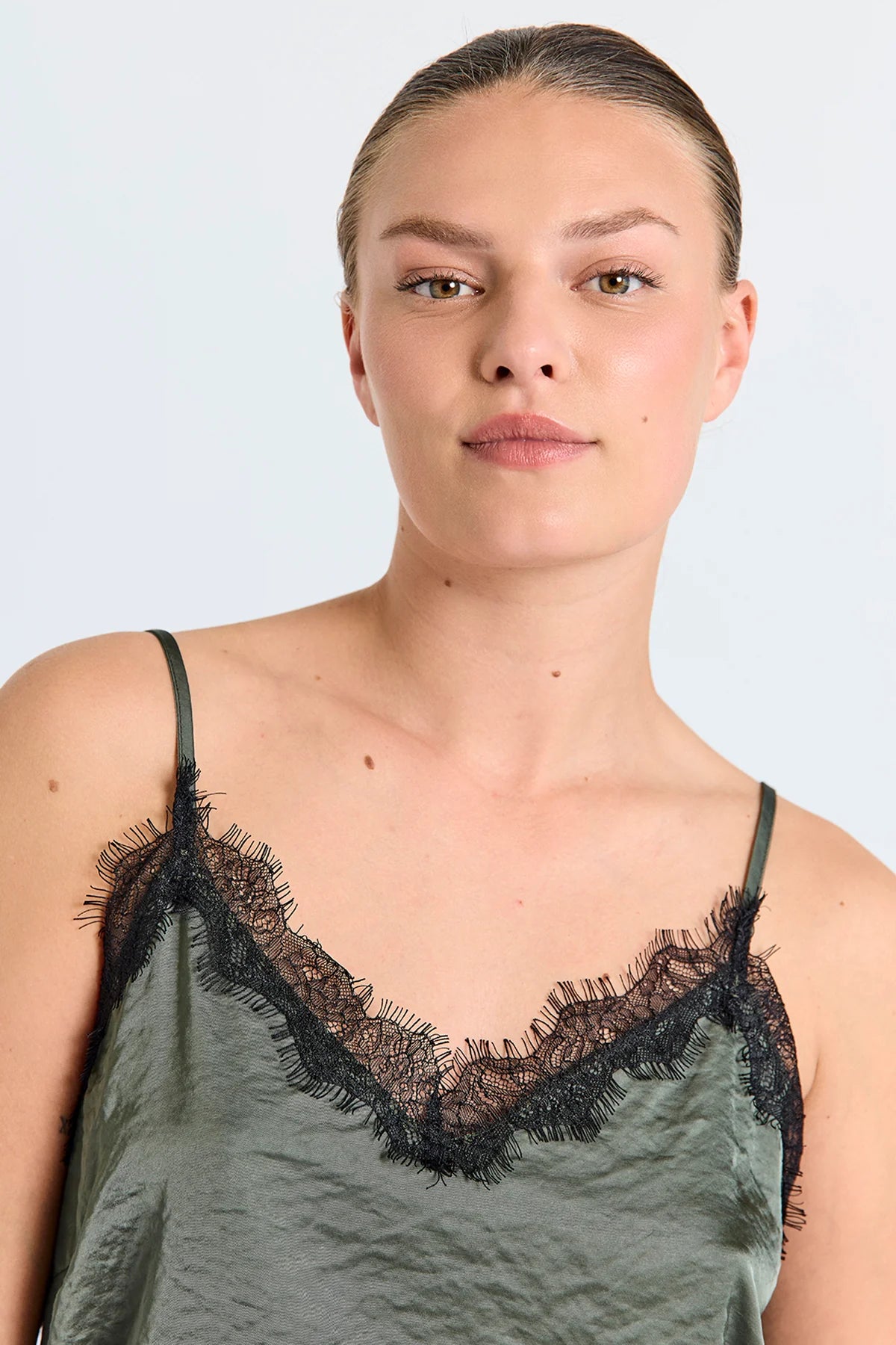 TOP FQDOVE VON FREE/QUENT IN KOMBU GREEN MZ#00979 Mode-Zauber